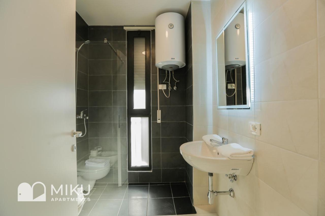 Miku Apartment - Bright 1 Bedroom Apartment At Olympic Residence Tirana Esterno foto